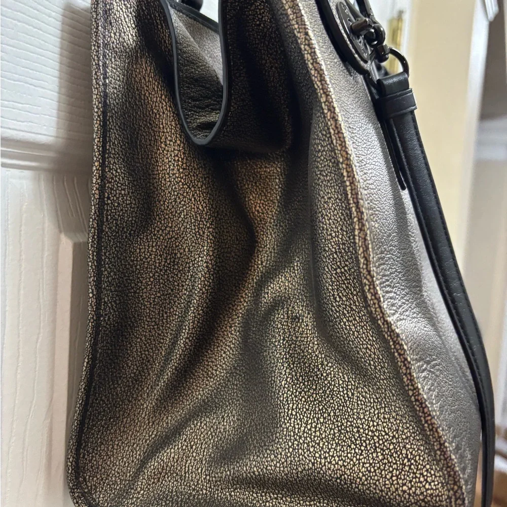 Coach G1481-33859 Crosby Carryall Metallic Gold Crackle Leather/Gunmetal Hrdware - Picture 3 of 16